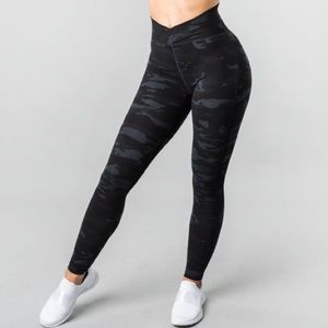 Alphalete Surface Path Camo Legging